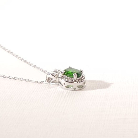 Chrome Diopside Pendant Necklace - Picture 5 of 10
